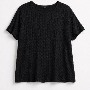 179 Torrid 4 4X Black Textured Short Sleeve Top